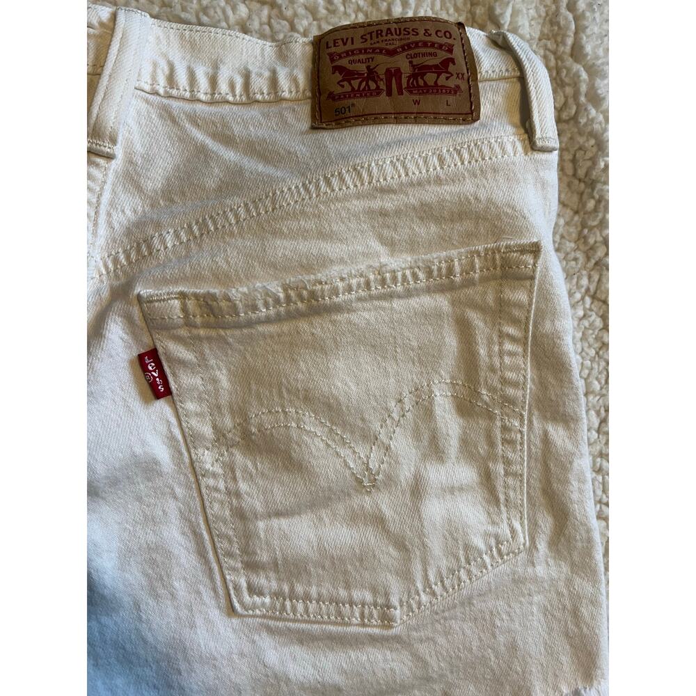 Levi 501 denim shorts white size w27 womans - Picture 6 of 6